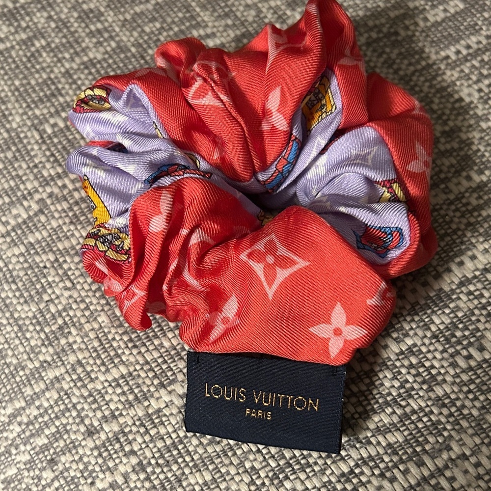 265. Louis Vuitton Vibrant Red & Purple Silk Hair Scrunchie W/COA